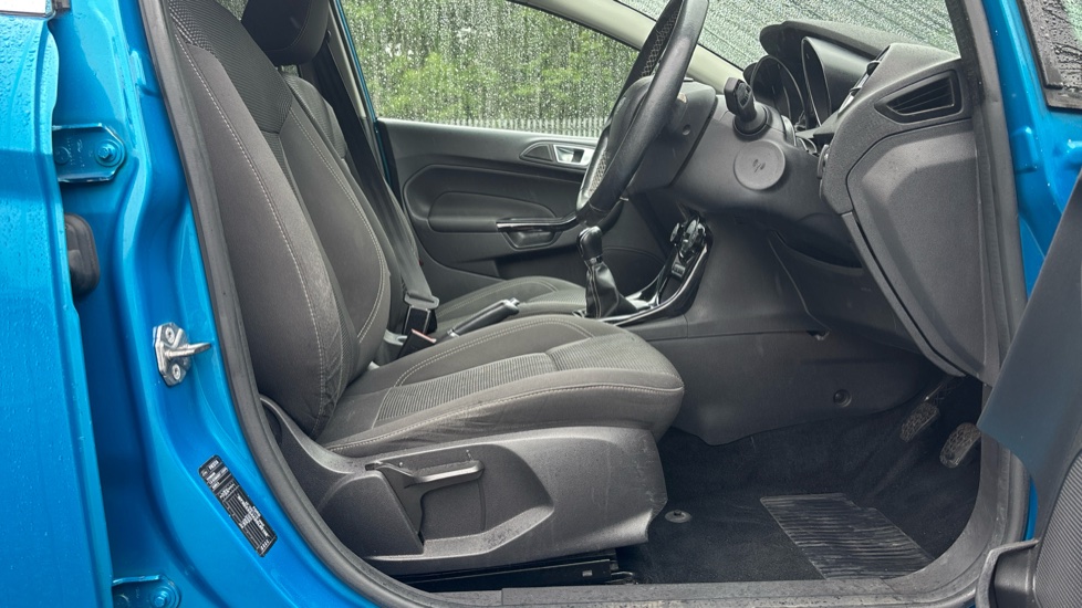 Ford Fiesta 1.0 EcoBoost 125 Titanium 5dr Petrol Hatchback - Image 36
