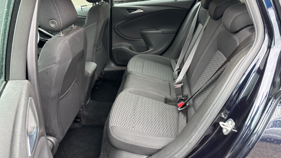 Vauxhall Astra 1.4i 16V SRi Nav 5dr Petrol Estate - Image 16
