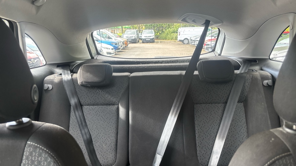 Vauxhall Crossland X 1.2 SE Nav 5dr Petrol Hatchback - Image 15