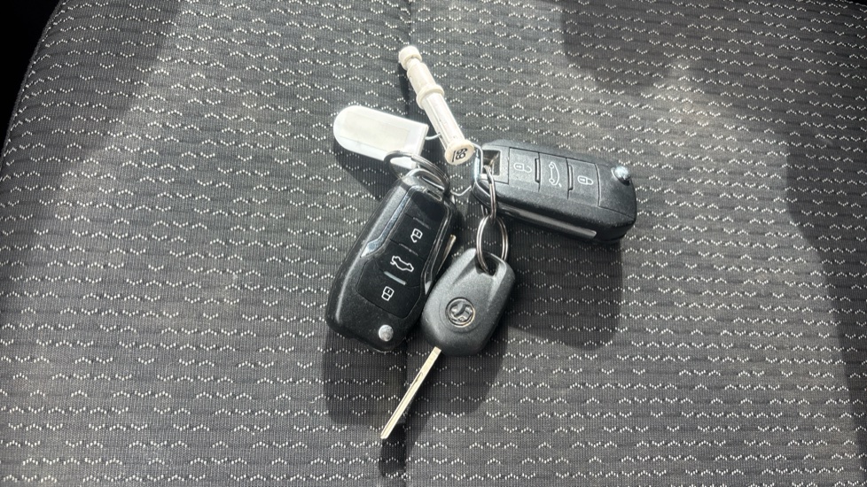 Vauxhall Crossland X 1.2 SE Nav 5dr Petrol Hatchback - Image 20