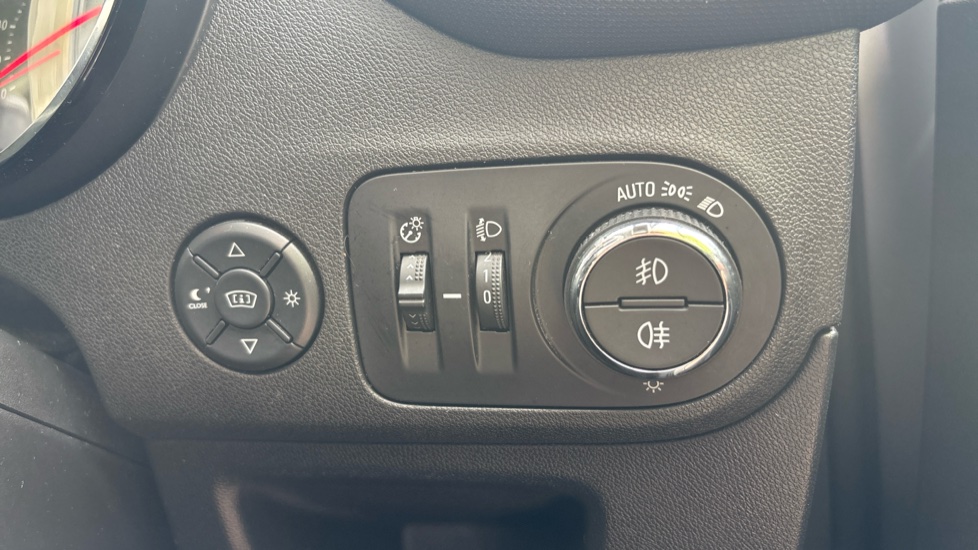 Vauxhall Crossland X 1.2 SE Nav 5dr Petrol Hatchback - Image 25
