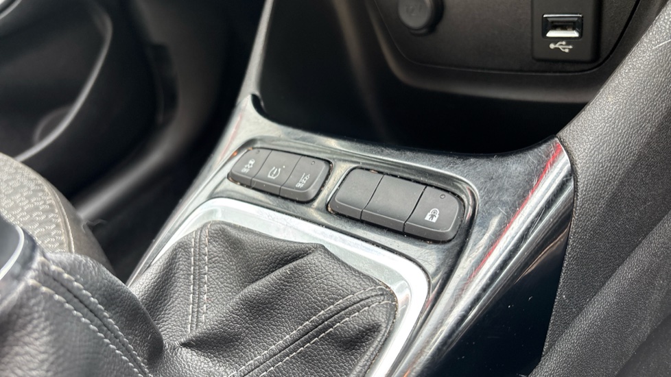 Vauxhall Crossland X 1.2 SE Nav 5dr Petrol Hatchback - Image 26