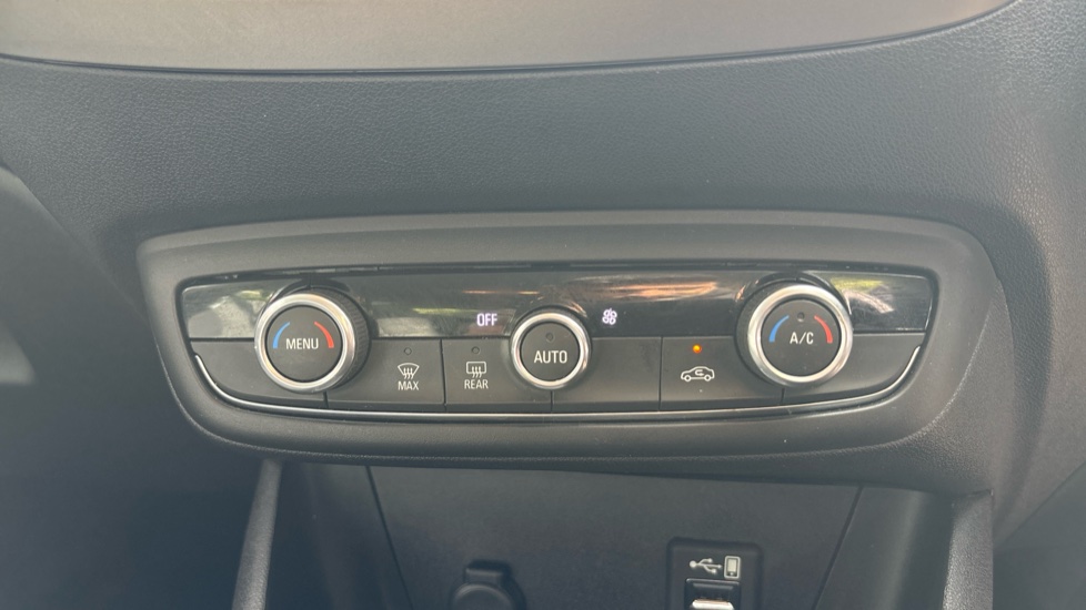 Vauxhall Crossland X 1.2 SE Nav 5dr Petrol Hatchback - Image 28