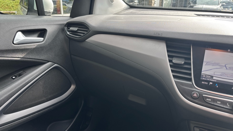 Vauxhall Crossland X 1.2 SE Nav 5dr Petrol Hatchback - Image 30