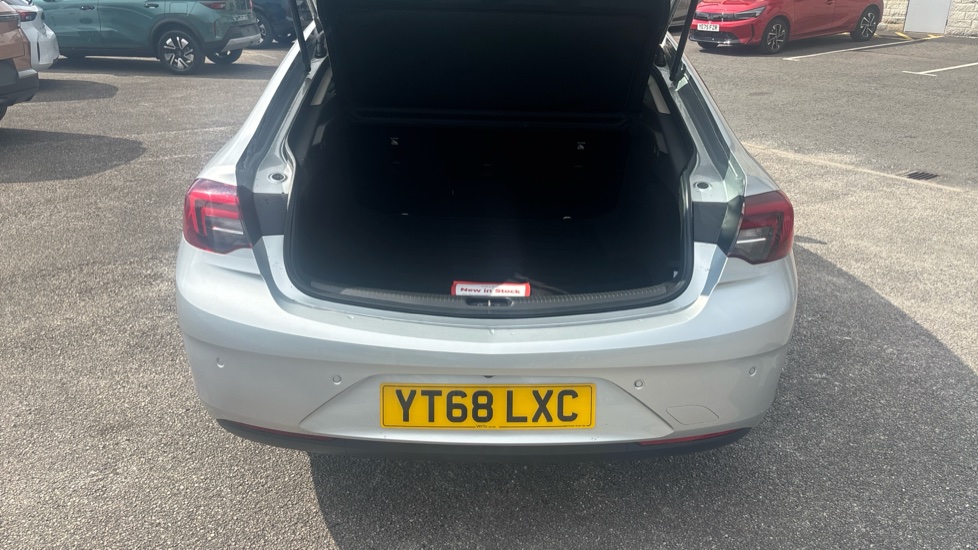 Vauxhall Insignia 1.6 Turbo D [136] Tech Line Nav 5dr Diesel Hatchback - Image 4