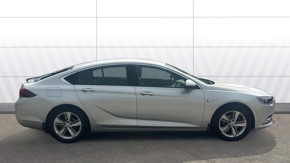 Vauxhall Insignia 1.6 Turbo D [136] Tech Line Nav 5dr Diesel Hatchback - Image 5