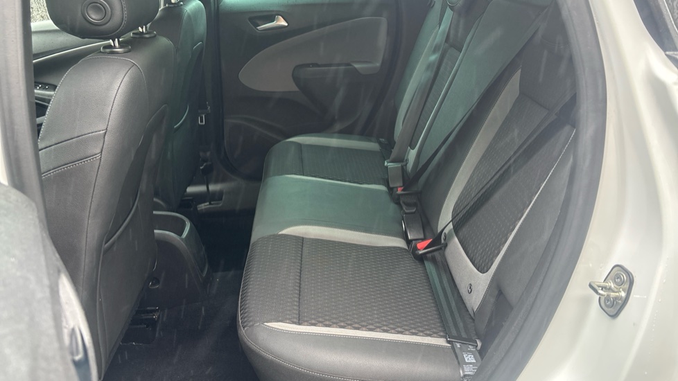 Vauxhall Crossland X 1.2T [130] Elite 5dr [Start Stop] Auto Petrol Hatchback - Image 16
