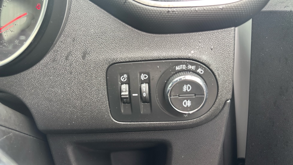 Vauxhall Crossland X 1.2T [130] Elite 5dr [Start Stop] Auto Petrol Hatchback - Image 25