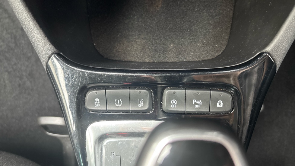 Vauxhall Crossland X 1.2T [130] Elite 5dr [Start Stop] Auto Petrol Hatchback - Image 28