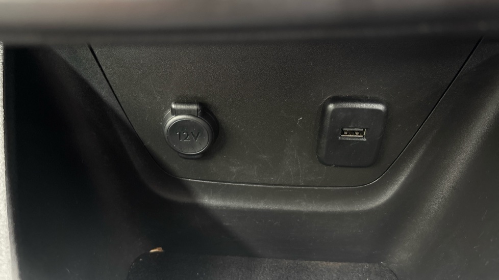 Vauxhall Crossland X 1.2T [130] Elite 5dr [Start Stop] Auto Petrol Hatchback - Image 29