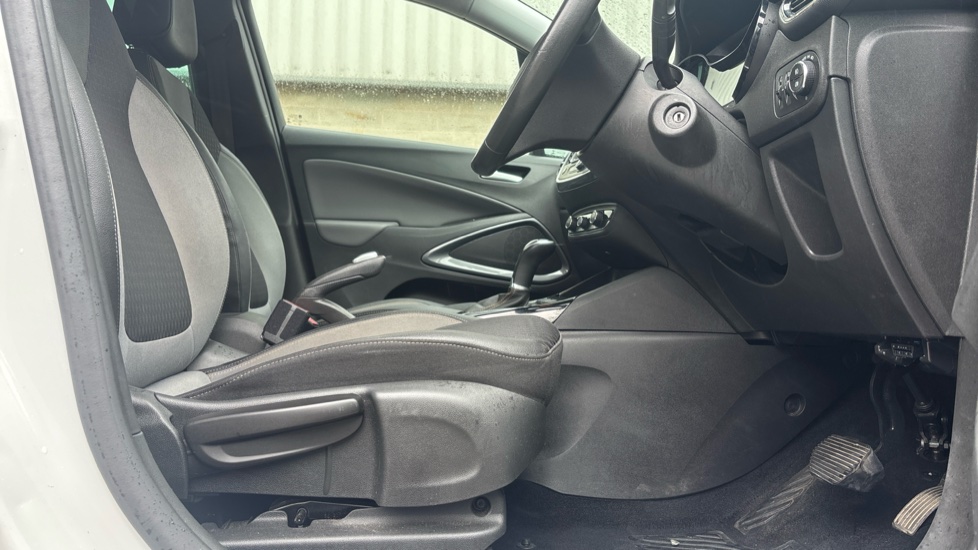 Vauxhall Crossland X 1.2T [130] Elite 5dr [Start Stop] Auto Petrol Hatchback - Image 34