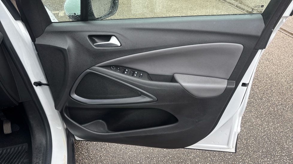 Vauxhall Crossland X 1.2T [130] Elite 5dr [Start Stop] Auto Petrol Hatchback - Image 35
