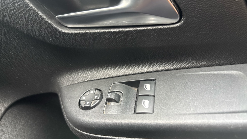 Vauxhall Corsa 1.2 SE 5dr Petrol Hatchback - Image 24
