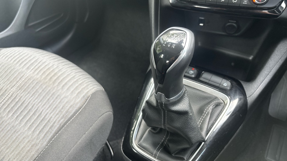 Vauxhall Corsa 1.2 SE 5dr Petrol Hatchback - Image 27