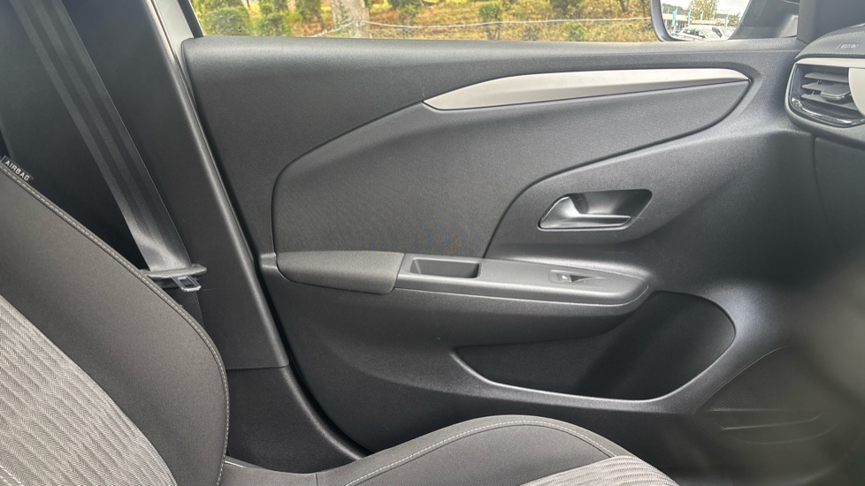 Vauxhall Corsa 1.2 SE 5dr Petrol Hatchback - Image 36