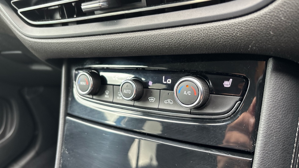 Vauxhall Grandland 1.2 Turbo Ultimate 5dr Petrol Hatchback - Image 29