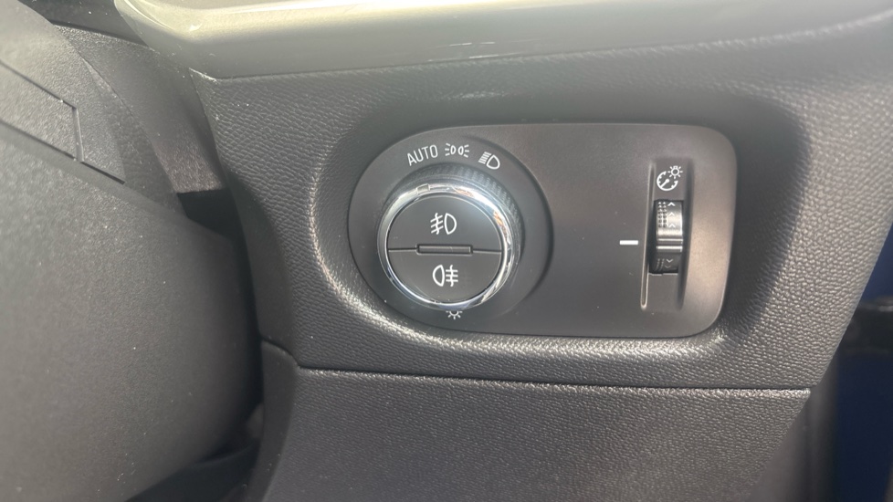 Vauxhall Mokka 100kW Ultimate 50kWh 5dr Auto Electric Hatchback - Image 25