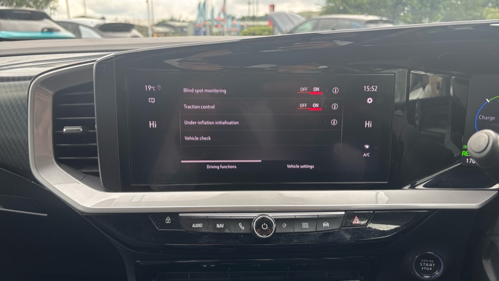 Vauxhall Mokka 100kW Ultimate 50kWh 5dr Auto Electric Hatchback - Image 37