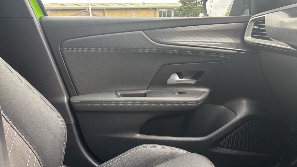 Vauxhall Mokka 100kW Ultimate 50kWh 5dr Auto Electric Hatchback - Image 38