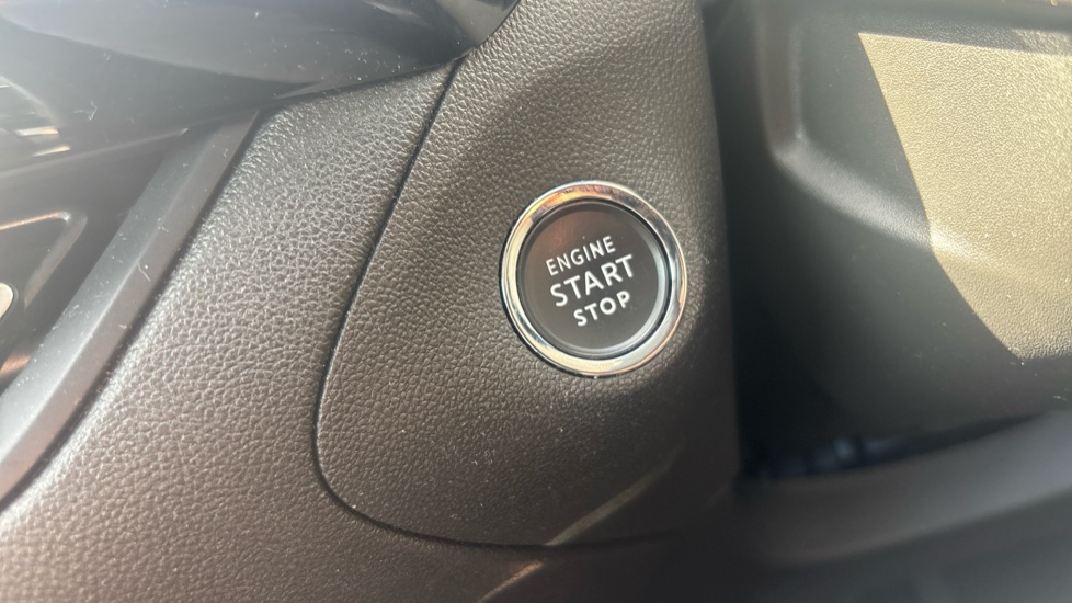 Vauxhall Grandland 1.2 Turbo Ultimate 5dr Petrol Hatchback - Image 32