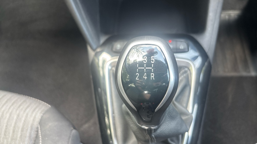 Vauxhall Corsa 1.2 SE Premium 5dr Petrol Hatchback - Image 26