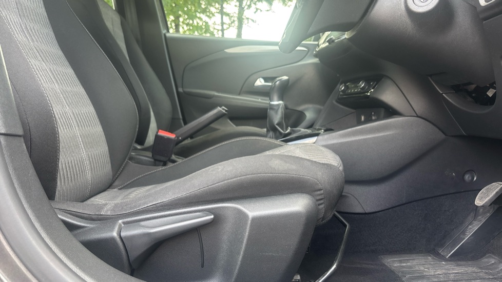 Vauxhall Corsa 1.2 SE Premium 5dr Petrol Hatchback - Image 33