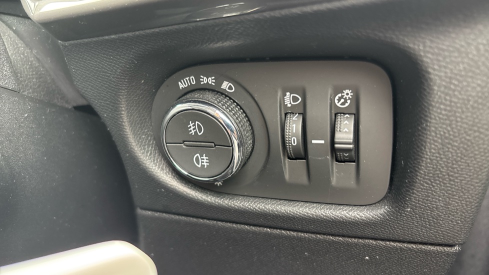 Vauxhall Mokka 1.2 Turbo 100 Elite Nav 5dr Petrol Hatchback - Image 25