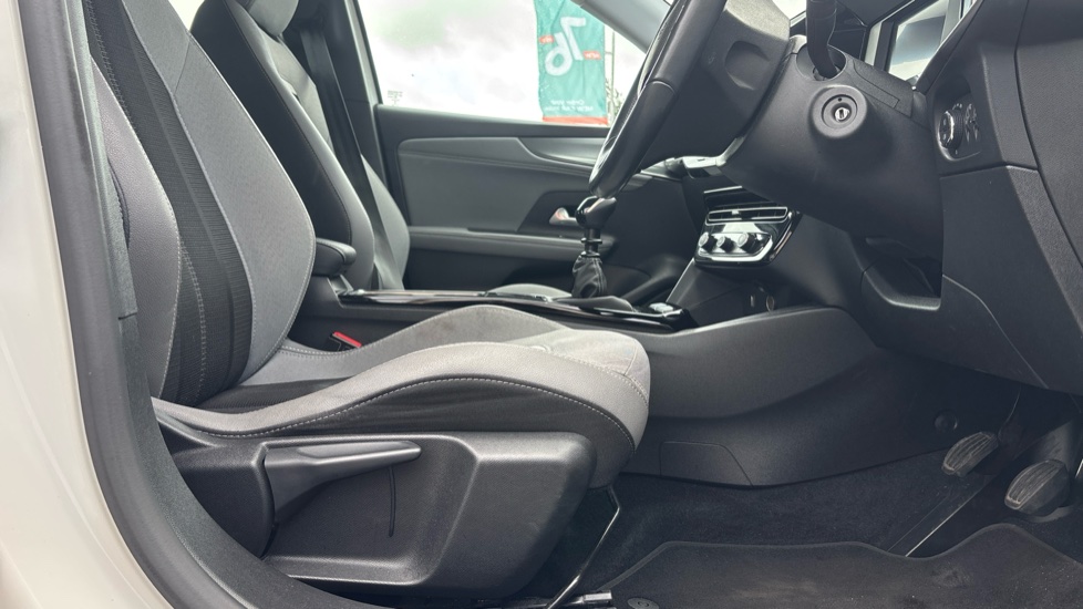 Vauxhall Mokka 1.2 Turbo 100 Elite Nav 5dr Petrol Hatchback - Image 38