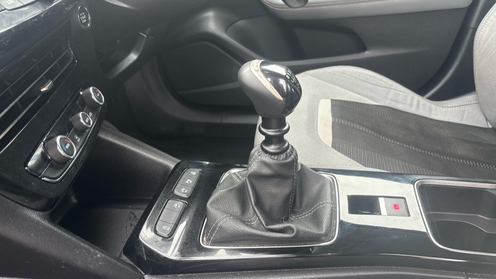 Vauxhall Mokka 1.5 Turbo D Elite Premium 5dr Diesel Hatchback - Image 13