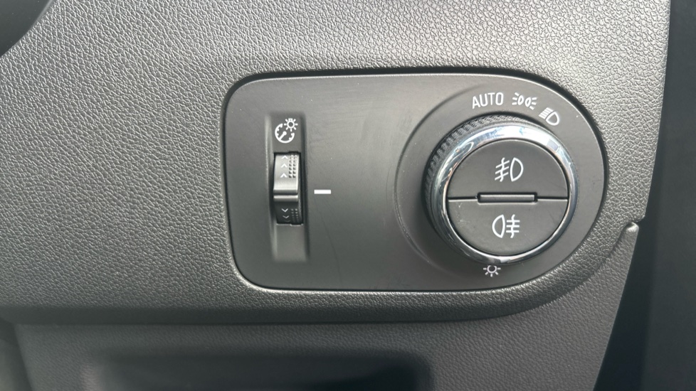 Vauxhall Crossland 1.5 Turbo D Elite Nav 5dr Diesel Hatchback - Image 25