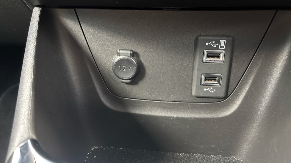 Vauxhall Crossland 1.5 Turbo D Elite Nav 5dr Diesel Hatchback - Image 29