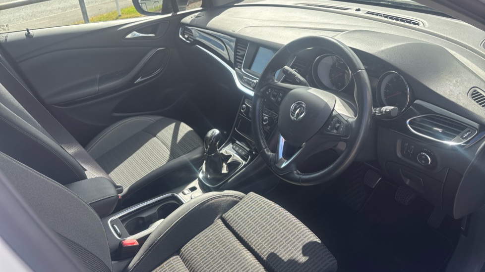 Vauxhall Astra 1.2 Turbo 145 Griffin Edition 5dr Petrol Hatchback - Image 11