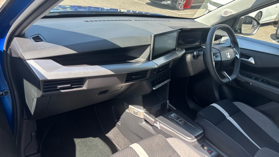 Vauxhall Frontera 83kW GS 44kWh 5dr Auto Electric Estate - Image 9