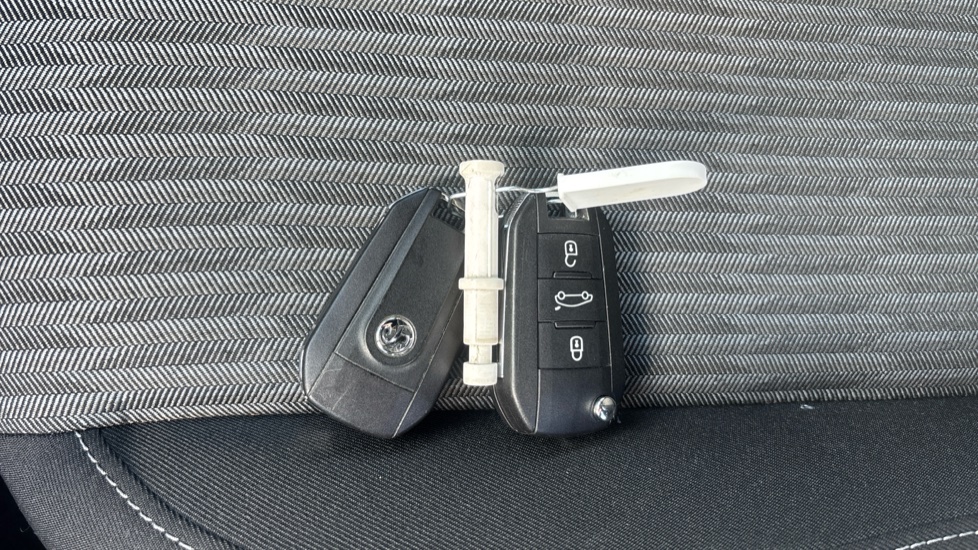 Vauxhall Corsa 1.2 Turbo Design 5dr Auto Petrol Hatchback - Image 20