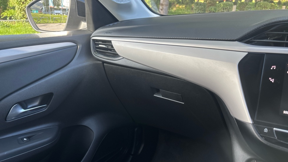 Vauxhall Corsa 1.2 Turbo Design 5dr Auto Petrol Hatchback - Image 32