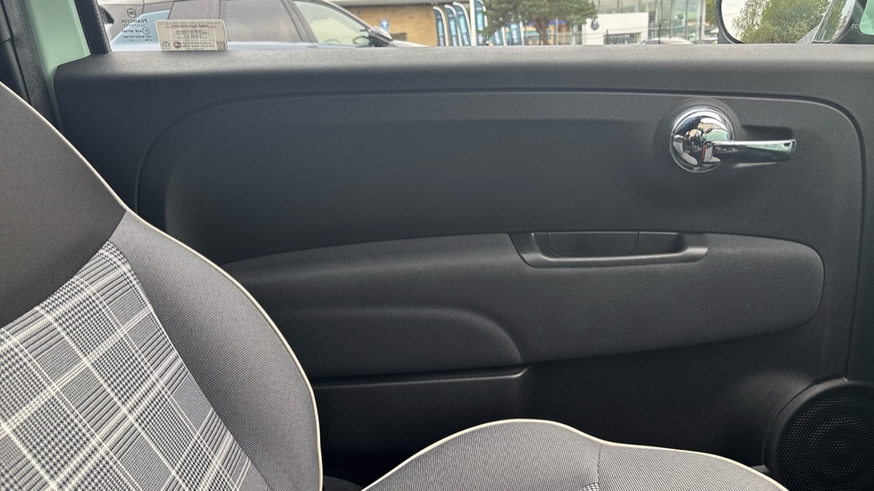 Fiat 500 1.2 Lounge 3dr Petrol Hatchback - Image 28