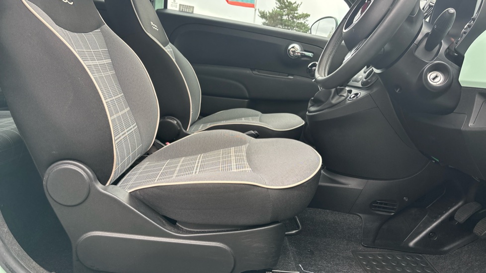 Fiat 500 1.2 Lounge 3dr Petrol Hatchback - Image 33