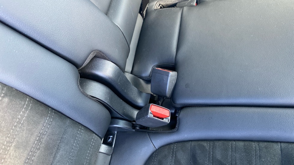 Ford Kuga 2.5 FHEV ST-Line X Edition 5dr CVT Hybrid Estate - Image 17