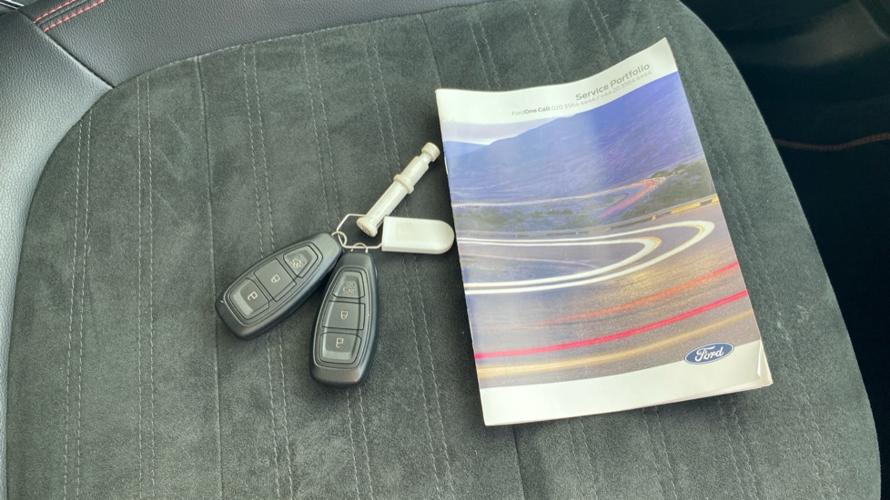 Ford Kuga 2.5 FHEV ST-Line X Edition 5dr CVT Hybrid Estate - Image 19