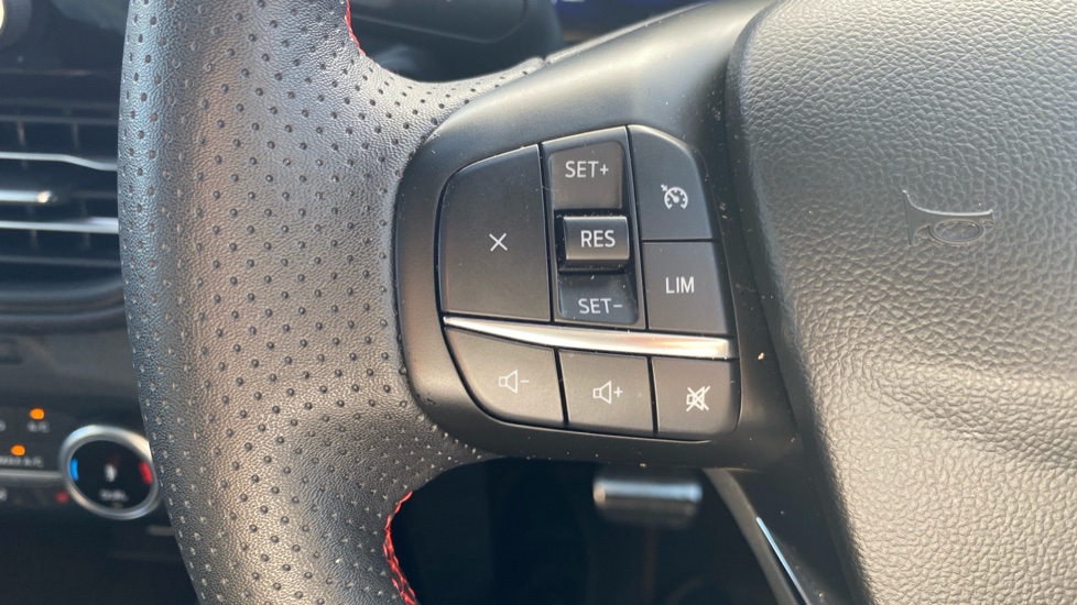Ford Kuga 2.5 FHEV ST-Line X Edition 5dr CVT Hybrid Estate - Image 41