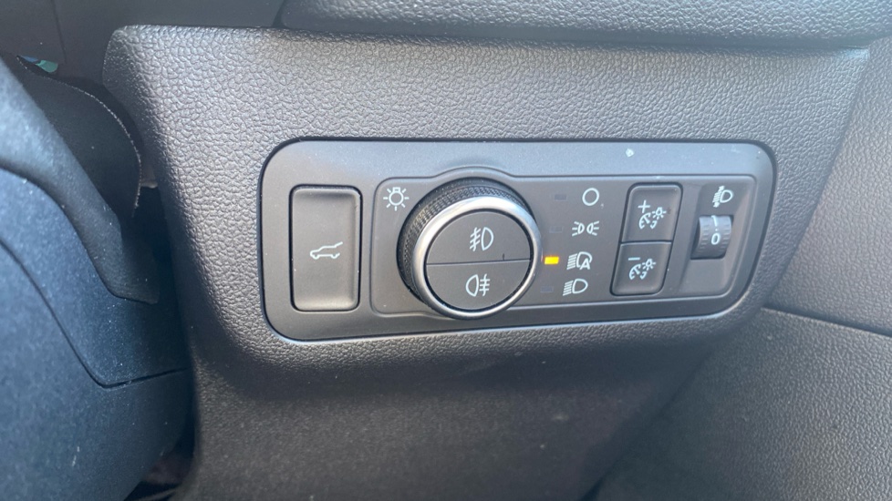 Ford Kuga 2.5 FHEV ST-Line X Edition 5dr CVT Hybrid Estate - Image 46