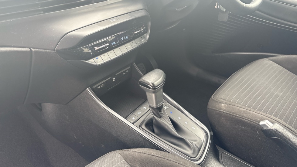 Hyundai i20 1.0T GDi 48V MHD Premium 5dr DCT Petrol Hatchback - Image 13