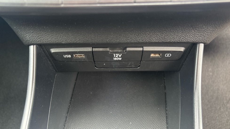 Hyundai i20 1.0T GDi 48V MHD Premium 5dr DCT Petrol Hatchback - Image 26