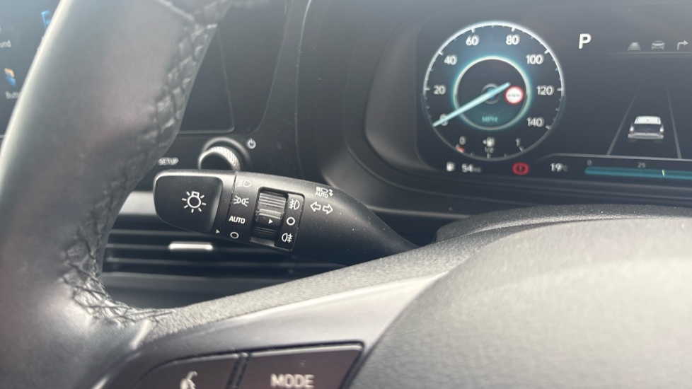 Hyundai i20 1.0T GDi 48V MHD Premium 5dr DCT Petrol Hatchback - Image 33
