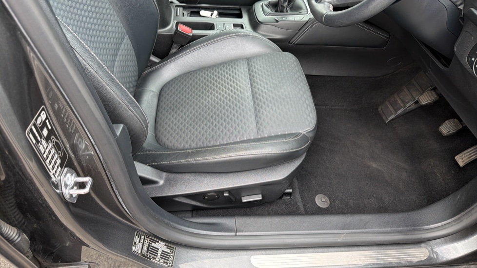 Ford Focus 1.5 EcoBlue 120 Titanium X Edition 5dr Diesel Hatchback - Image 33