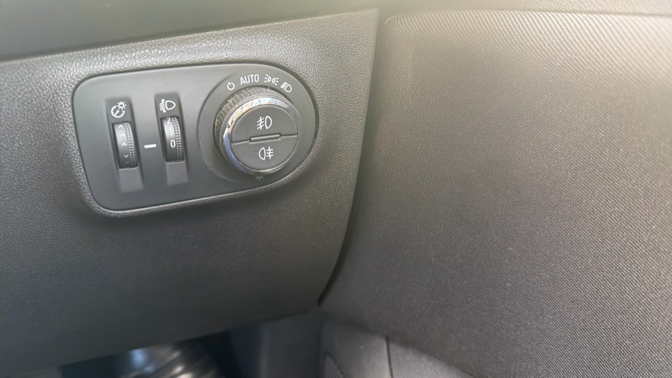 Vauxhall Corsa 1.4 Energy 3dr [AC] Petrol Hatchback - Image 30