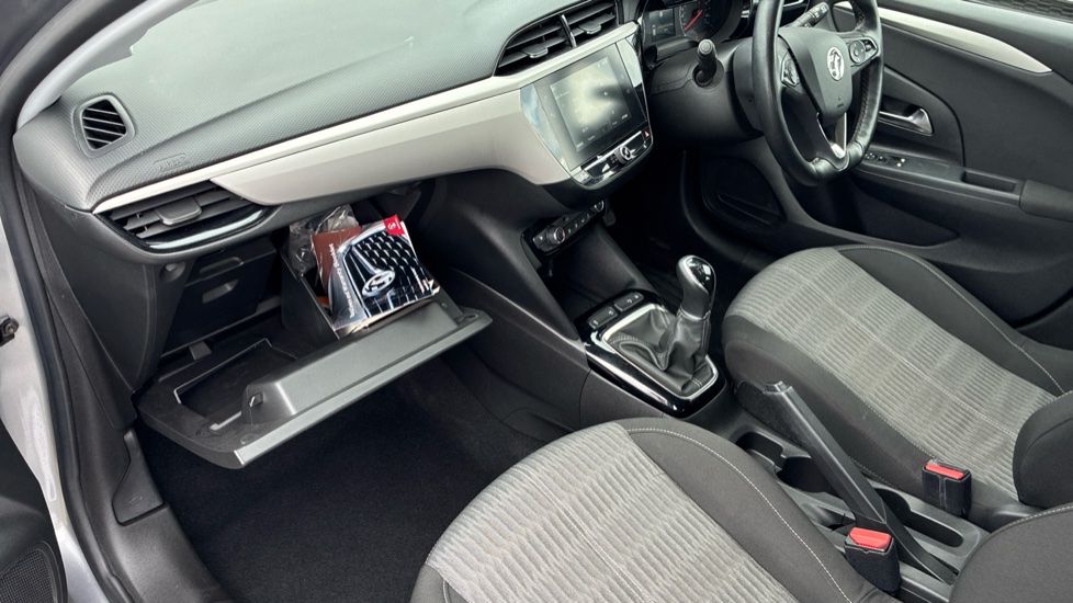 Vauxhall Corsa 1.2 SE Premium 5dr Petrol Hatchback - Image 9