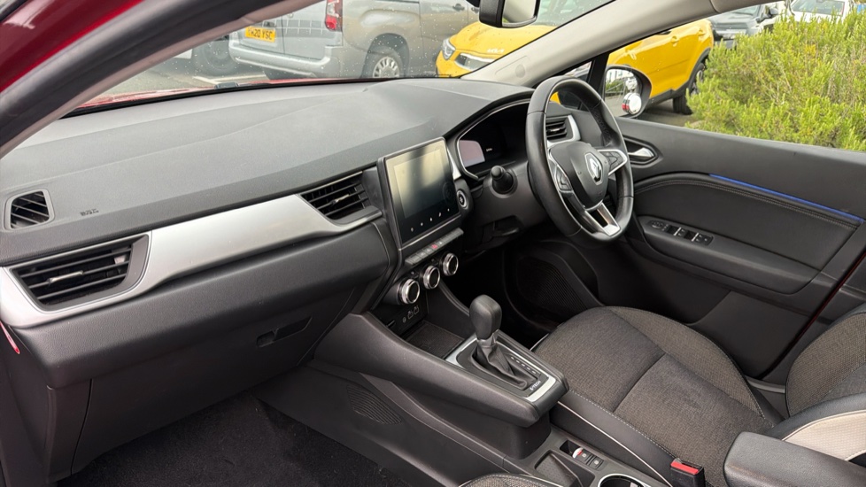 Renault Captur 1.6 E-Tech Plug-in hybrid 160 Techno 5dr Auto Hatchback - Image 9