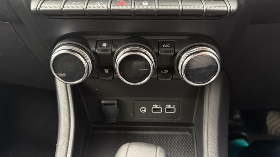Renault Captur 1.6 E-Tech Plug-in hybrid 160 Techno 5dr Auto Hatchback - Image 26