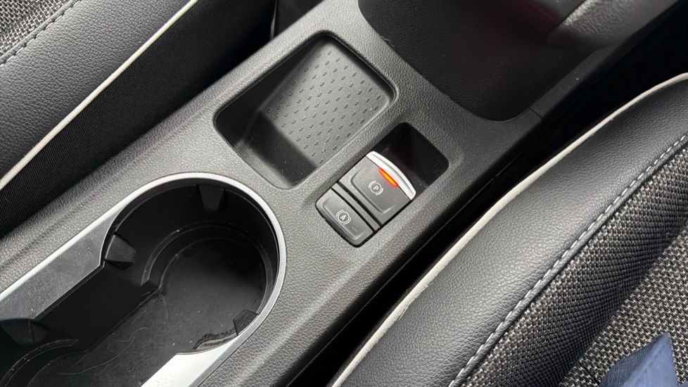Renault Captur 1.6 E-Tech Plug-in hybrid 160 Techno 5dr Auto Hatchback - Image 29
